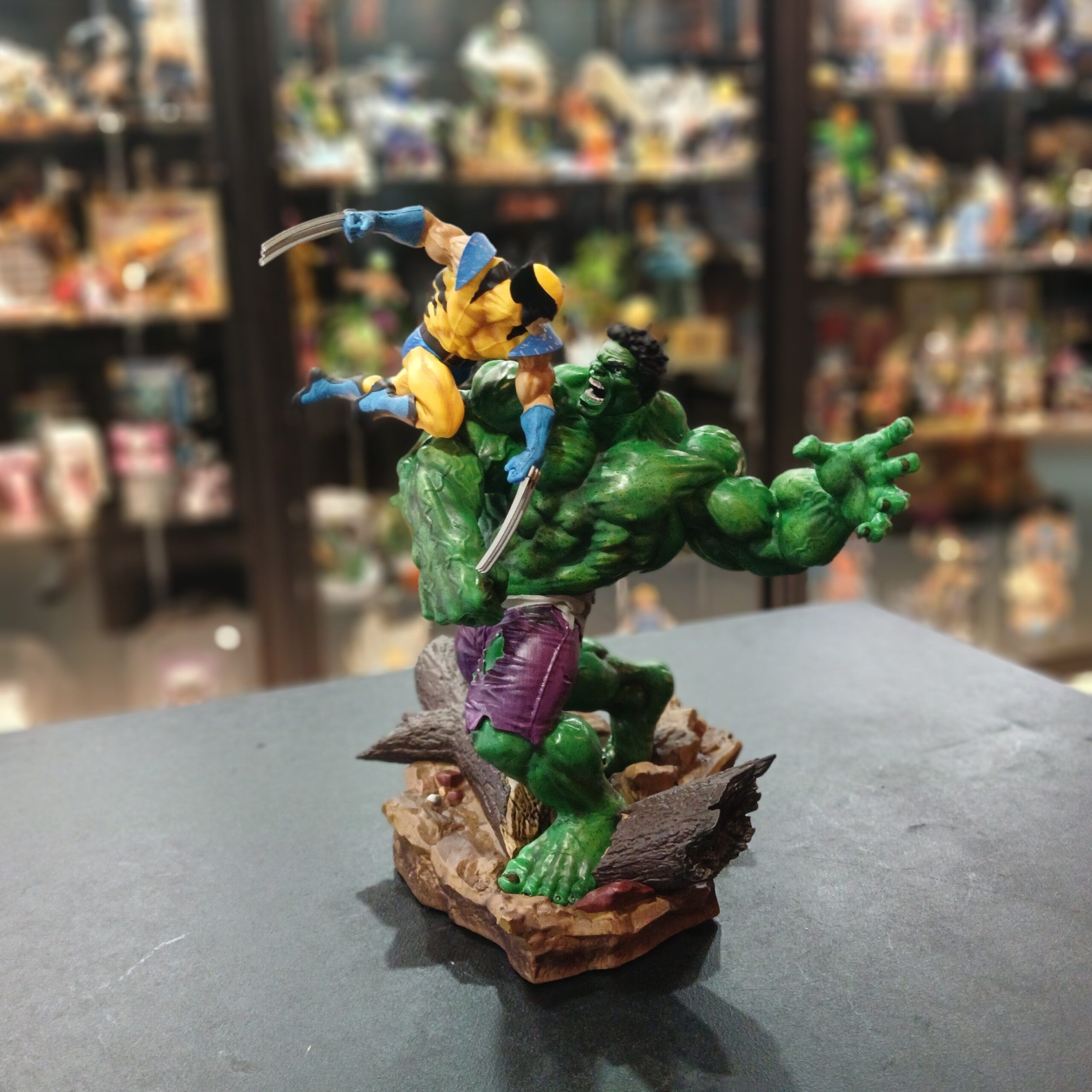 FIGURA HULK VS WOLVERINE - 29cm - PVC-HR