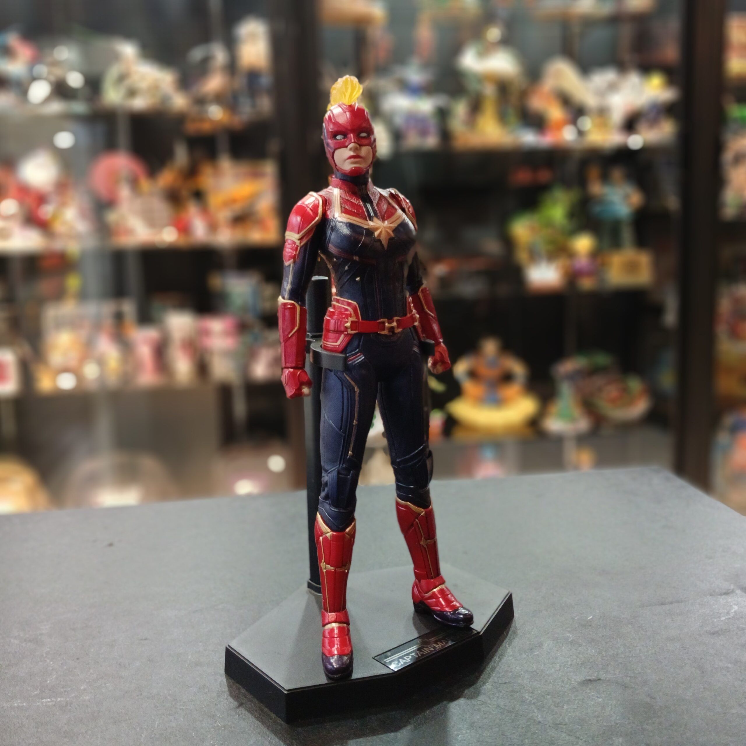 FIGURA CAPITANA MARVEL - 31cm - PVC