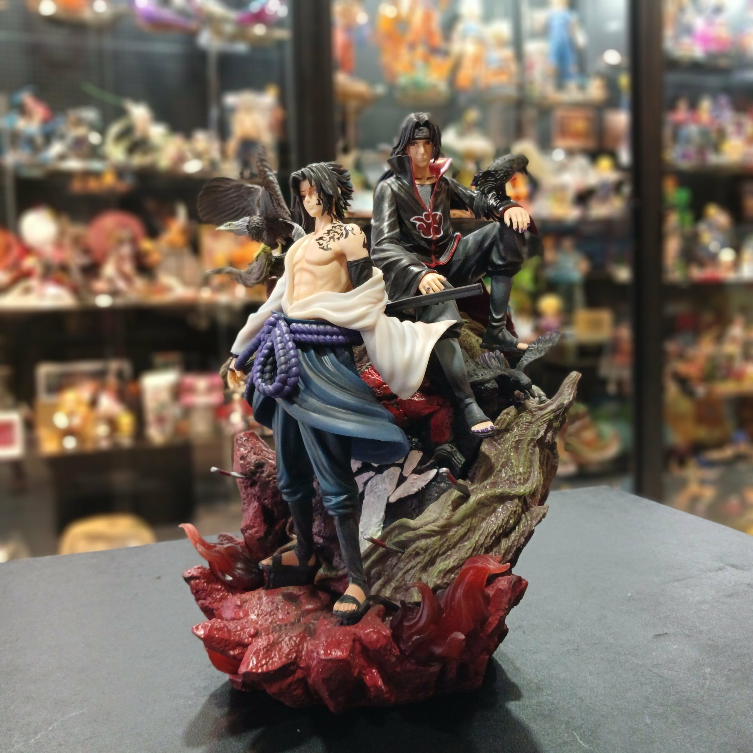 FIGURA ITACHI Y SASUKE - 33cm - PVC