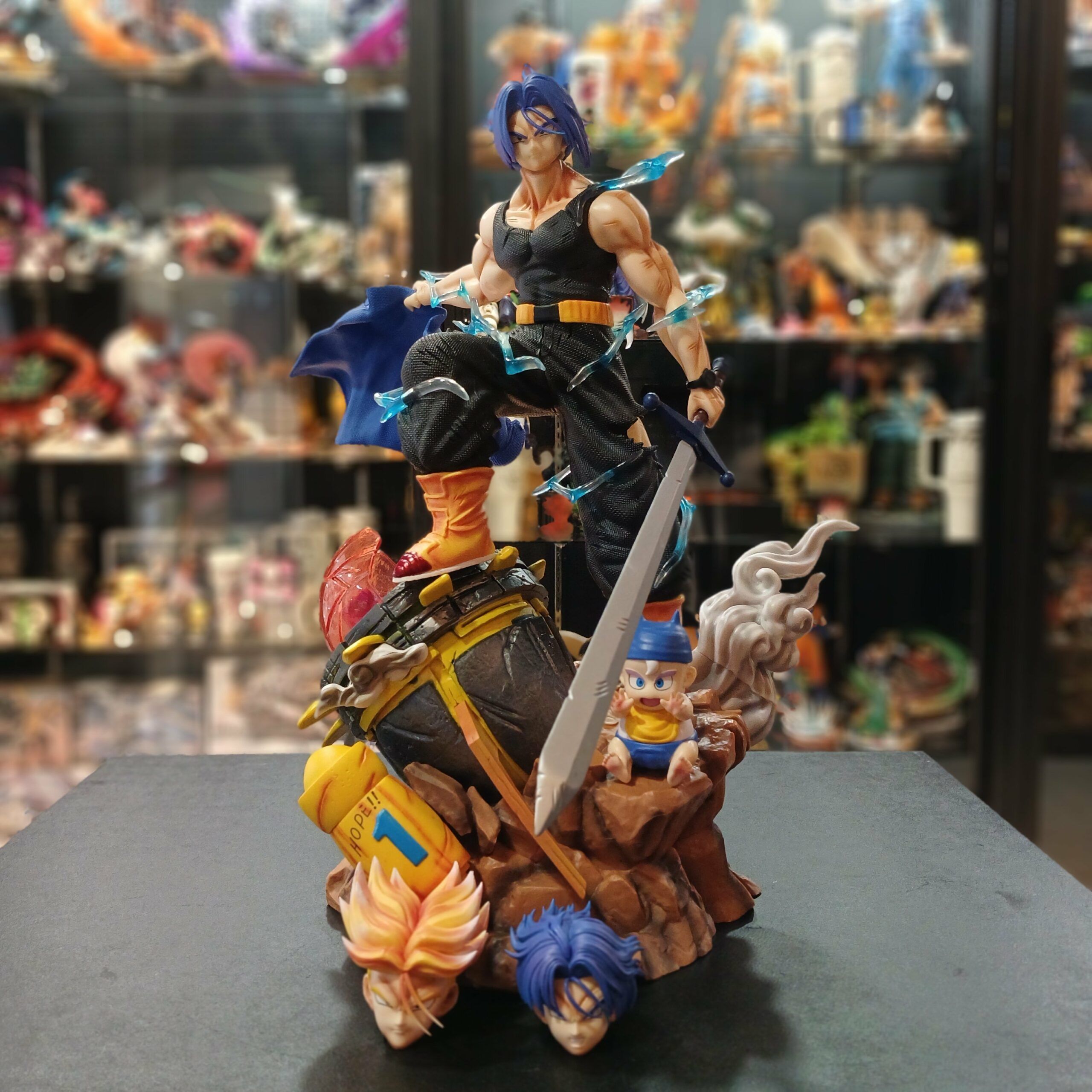 FIGURA TRUNKS-46cm-PVC