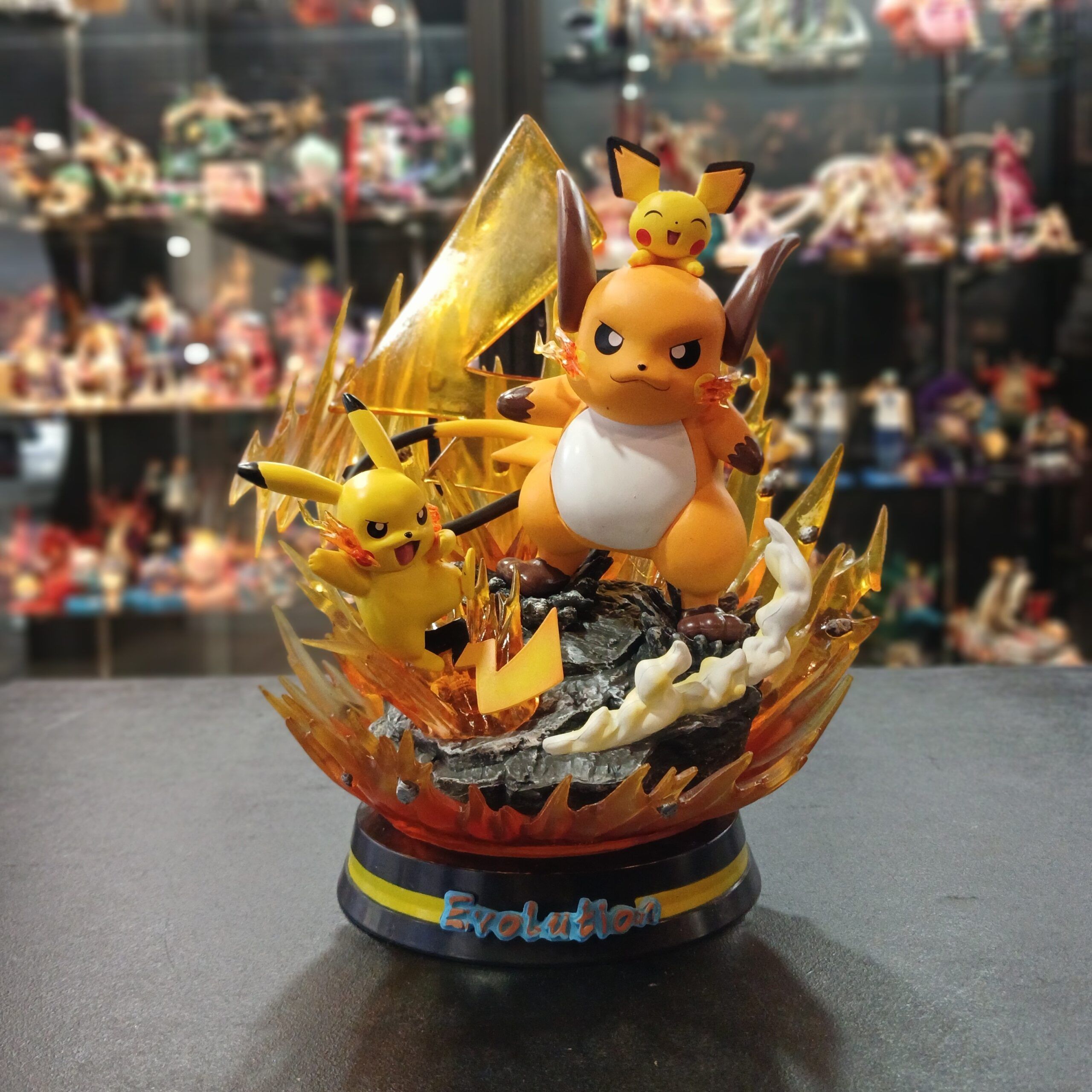 FIGURA EVOLUCIONES PIKACHU - 28cm - PVC