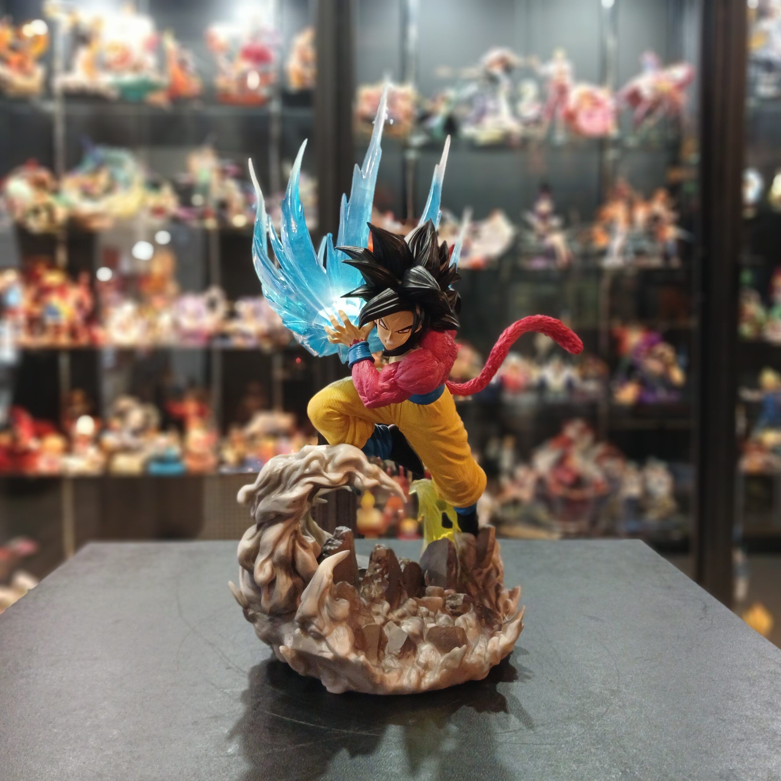 FIGURA DRAGON BALL-GOKU SAIYAJIN4-40cm-PVC-HR