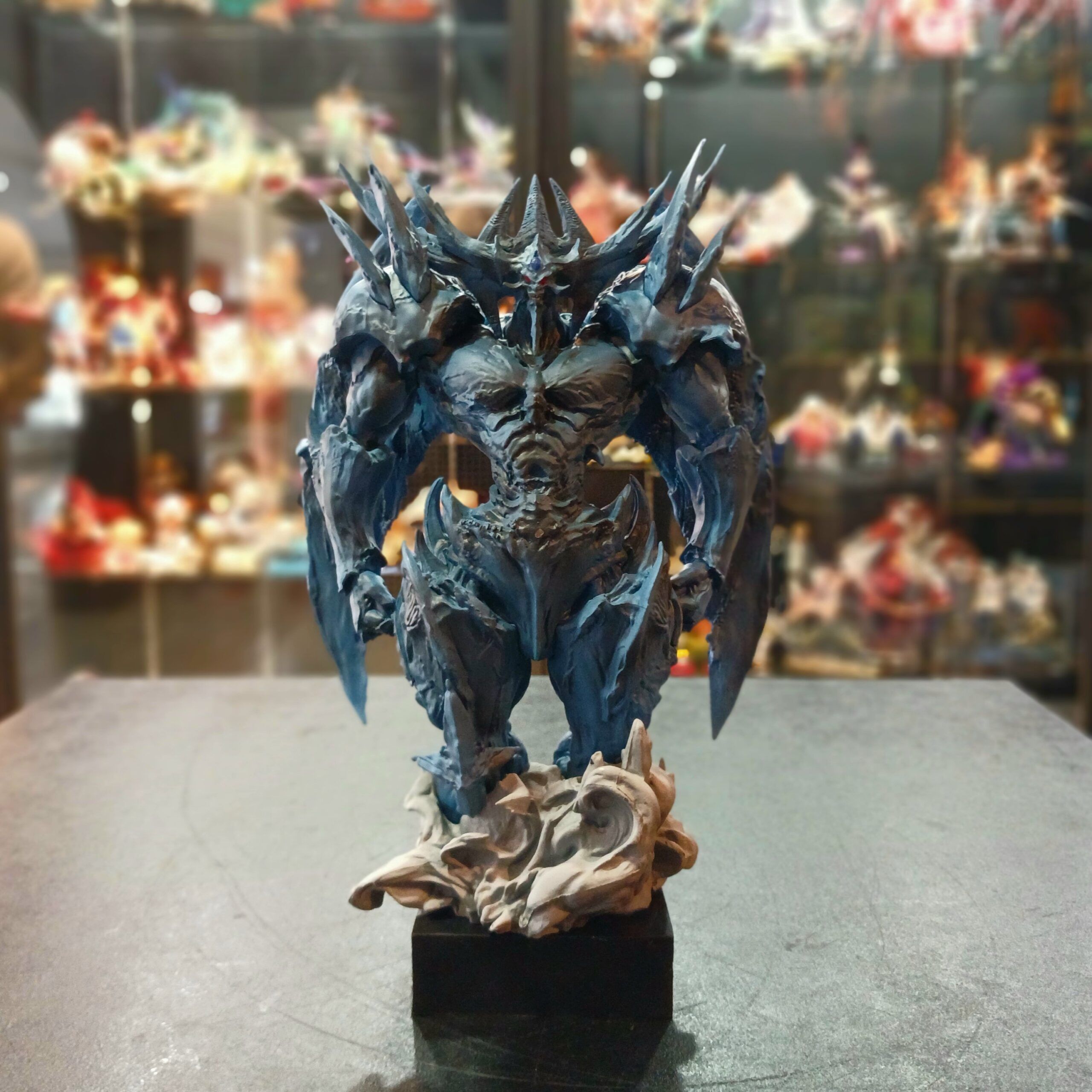 FIGURA OBELISCO TORMENTOR-25cm-PVC-HR