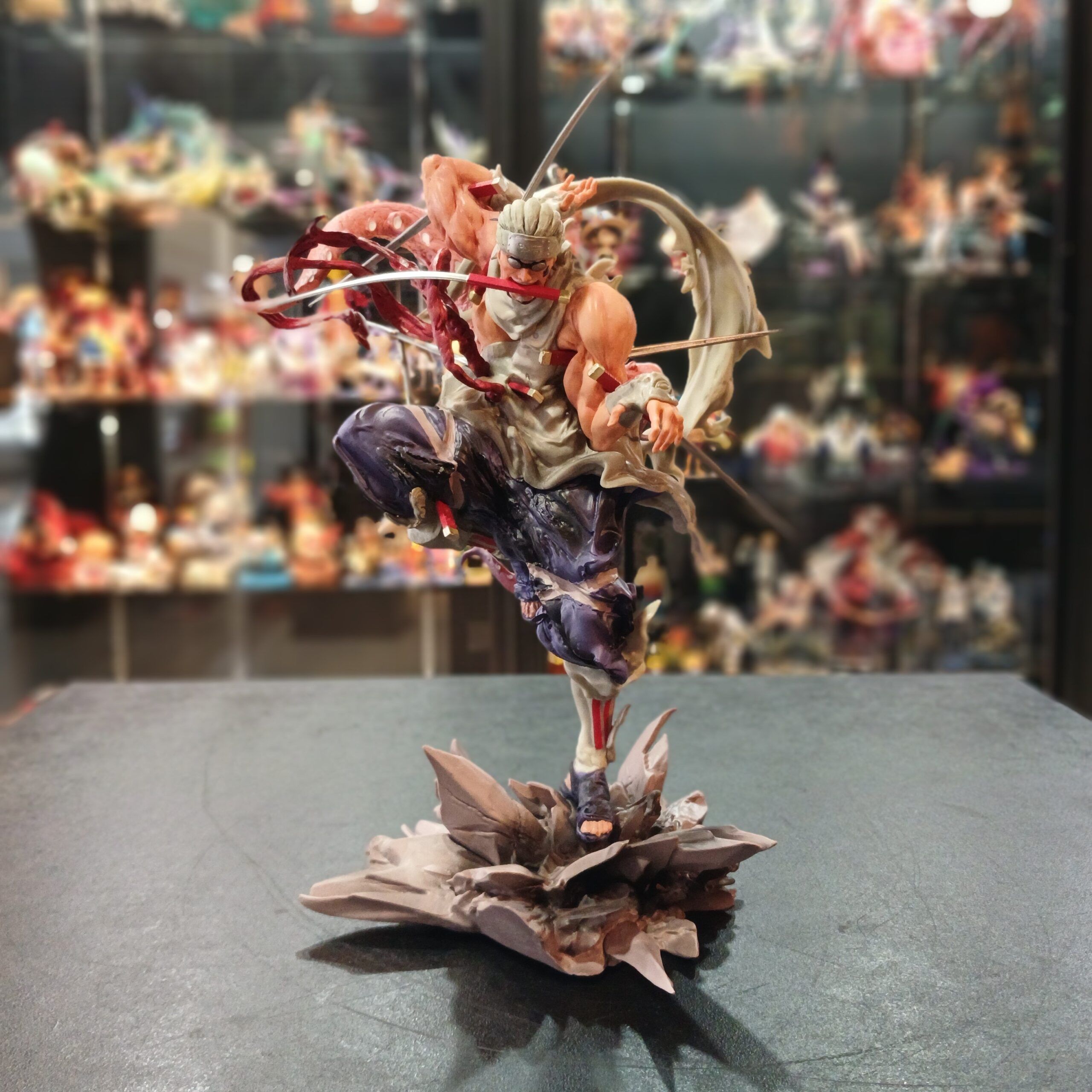 FIGURA KILLER BEE-36cm-PVC