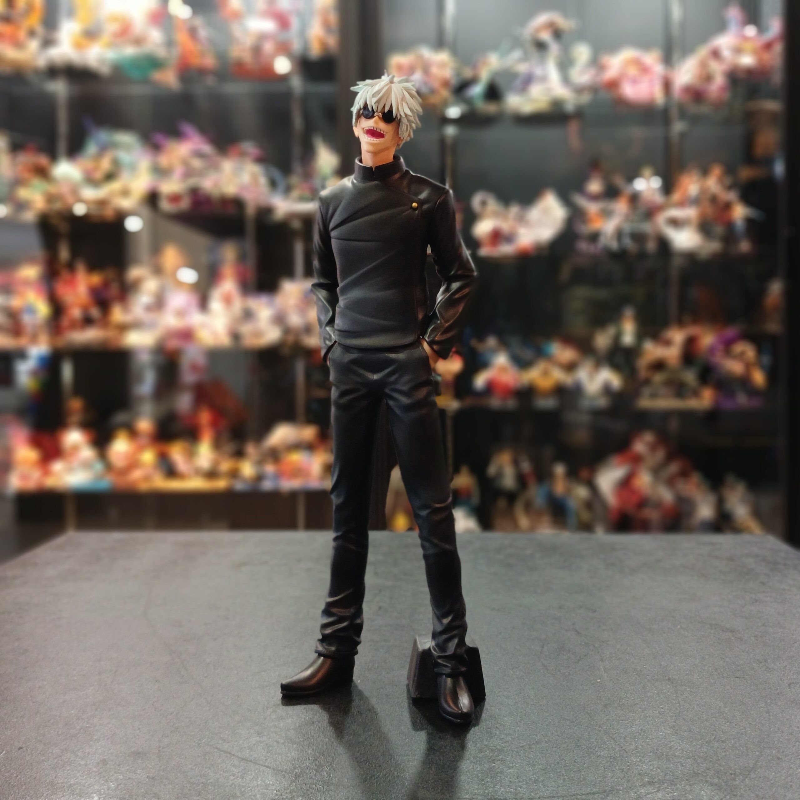FIGURA JUJUTSU KAISEN-GOJO-35cm-PVC-HR